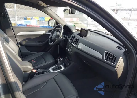 2018 Audi Q3 2.0T Premium/2.0T Sport Premium z USA, uszkodzony, nr VIN WA1ECCFS3JR029135